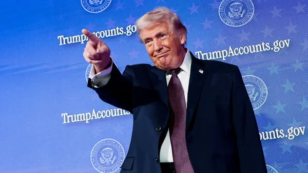 Evropa by s Trumpem prohrála. Na jeho cla by reagovat neměla, odveta by ji poškodila ještě víc, ukazuje nový model