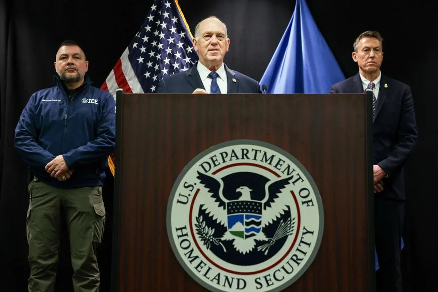 "Nechci už nikoho vidět umírat." Ostrého velitele střídá v Minneapolisu nový emisar