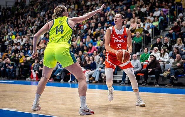 Bašta sledoval řádění kouče Schia: Divadlo pro celou halu. Brionna? Věříme, doufáme