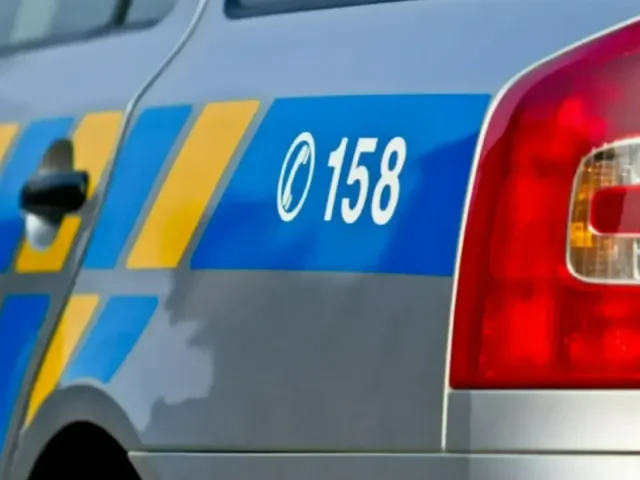 Policie po zásahu na černošickém úřadu obvinila 16 lidí kvůli řidičským průkazům
