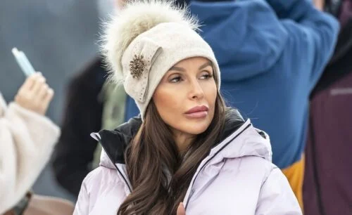 Pohřeb Moniky Jákliové pod dozorem policie. U její rakve se sešli snoubenec i expartner, napětí se dalo krájet