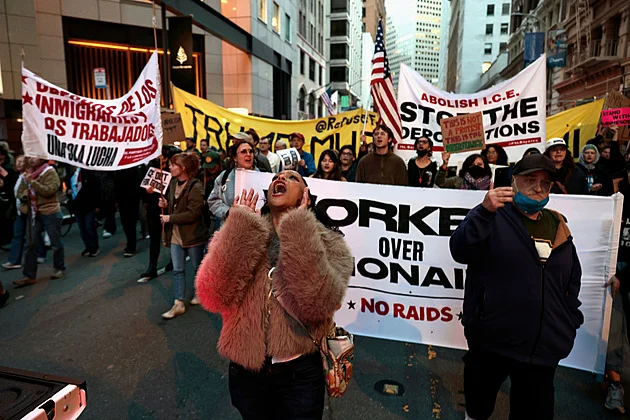 V USA zatkli bývalého moderátora CNN, v kostele natáčel protest proti ICE