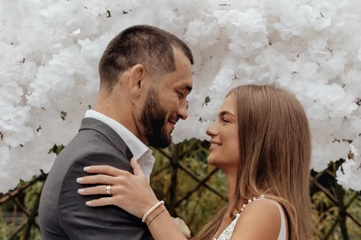 Makhmud Muradov konečně ukázal fotky ze svatby. Překvapivá reakce Moniky Bagárové