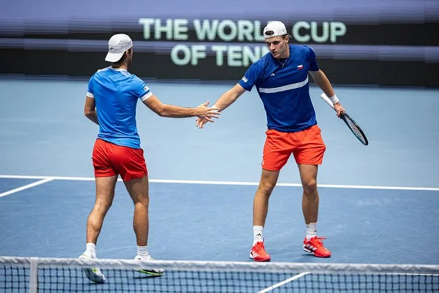Menšík se kvůli zranění omluvil z Davis Cupu. Česko doplní Svrčina s Mrvou