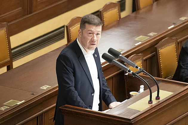 Konec žvanění ve Sněmovně ještě letos? Jak chce koalice změnit jednací řád