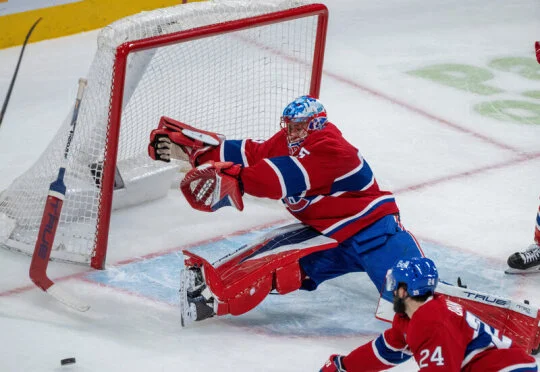 Zacha pomohl gólem k výhře Bostonu, Dobeš vychytal výhru