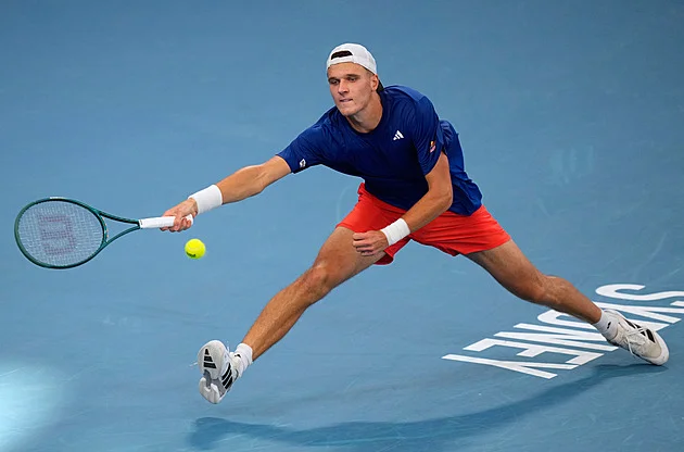 Menšík přijde o Davis Cup se Švédskem, je zraněný. Český tým doplní Svrčina a Mrva