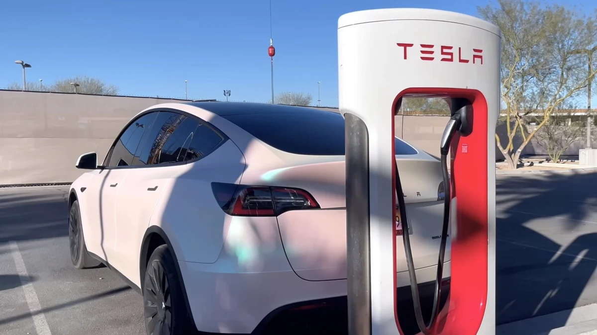 Tesla v Německu naráží: Musk ztrácí podporu napříč spektrem