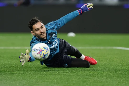 Neapol porazila Fiorentinu 2:1 a v neúplné tabulce přeskočila třetí AS Řím