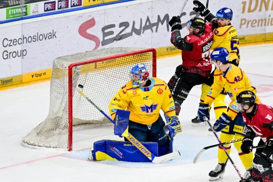 Hokejisty Sparty čekají dvě dohrávky ve dvou dnech, mohou se přiblížit čtyřce