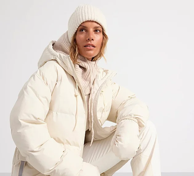 Teplo je základ, který vám ale bude slušet. Na horách vrstvěte