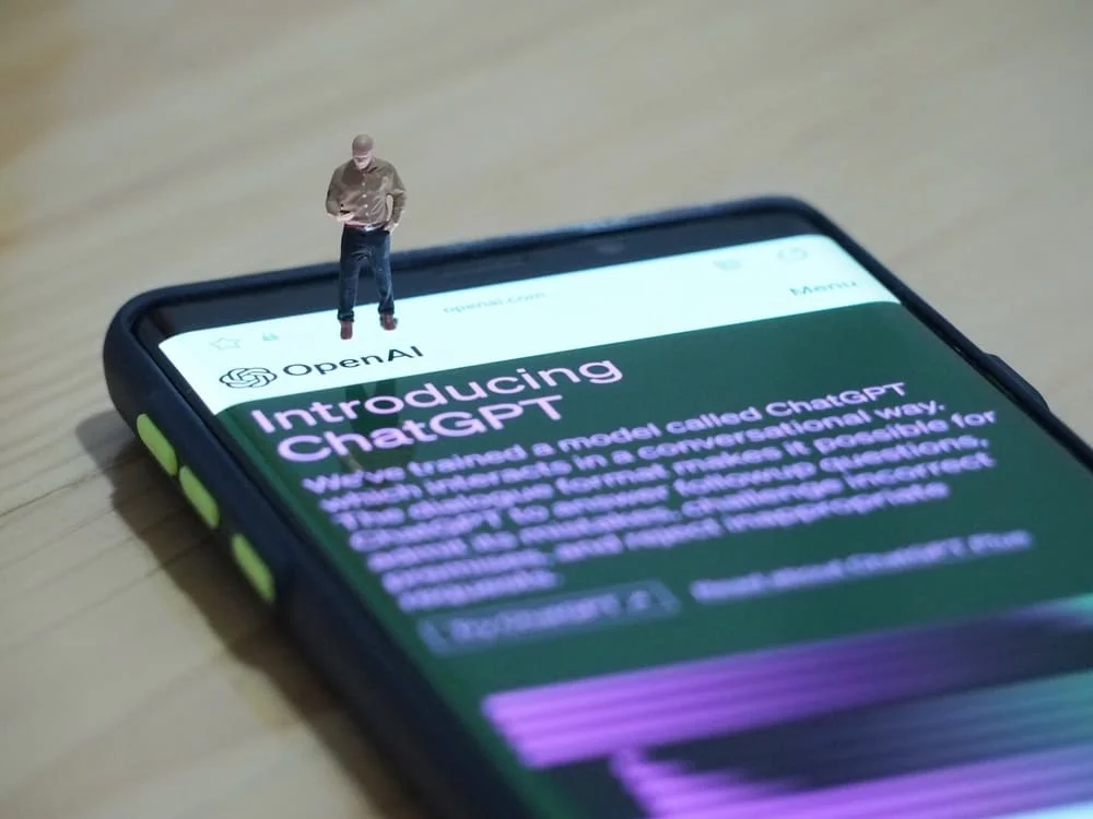 Reklama v AI: Nová éra monetizace a hrozba pro soukromí - Technologie Techzpravy.cz článek na Media24.cz