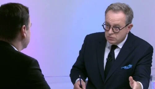 Zákulisí komunikace s Hradem. Macinka vysvětlil, proč psal SMS zprávy Kolářovi místo Pavlovi