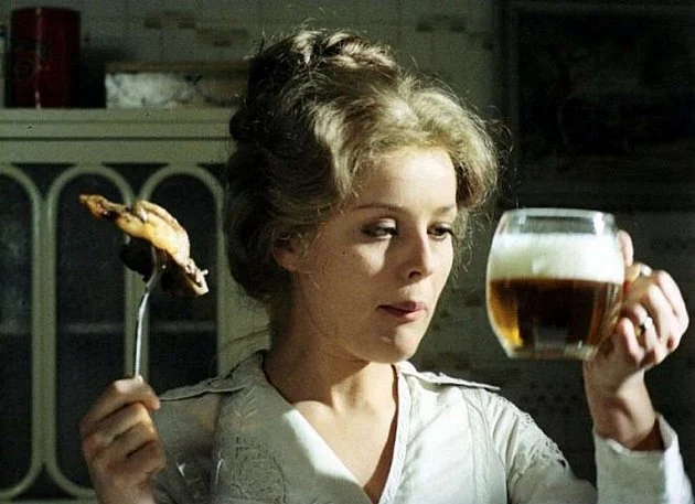 KVÍZ: Nudíte se? Kupte si medvídka mývala. Znáte hlášky z filmu Postřižiny?