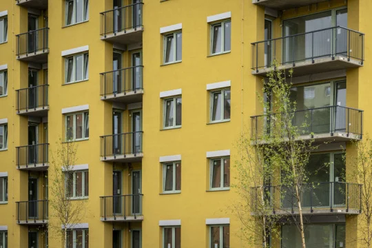 Průzkum: Většina mladých lidí nevěří, že vláda pomůže vyřešit krizi bydlení