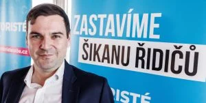 Petr Fischer: Vláda šíří předsudečnou nedůvěru. Může rozložit politický systém