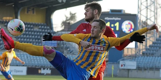 Infarkt? Nikdo nechápal proč. Bago už si kopnu, do soubojů nesmím, líčí Železník