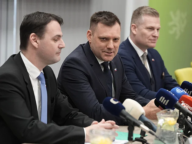 Turek má připravený návrh žaloby na prezidenta. Chce ho probrat s koalicí