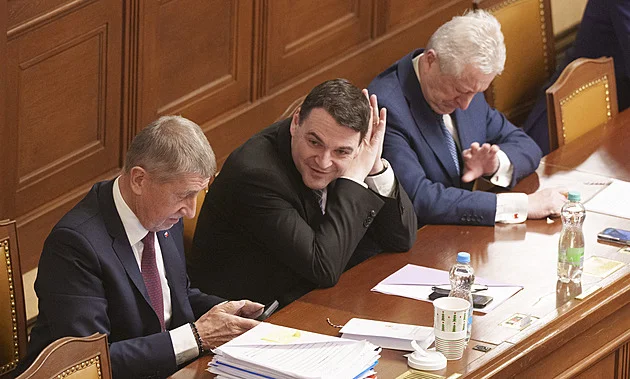 Opozice vyvolala hlasování o nedůvěře vládě. Zbytečná schůze, říká Babiš