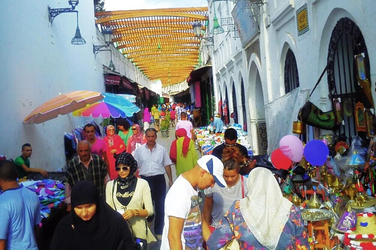 Turistka varuje před nástrahami Maroka. Dámy, pozor na psychologický nátlak!