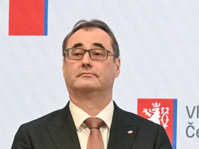 Nejezděte výtahem, žijte déle. Ministr Šťastný představil novou kampaň na podporu zdraví