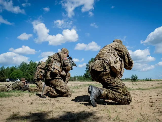 FT: Ukrajina s partnery ladí bezpečnostní záruky. Porušení příměří má vyvolat i vojenskou reakci Západu