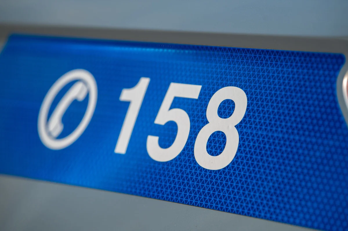 Policisté u Prahy pátrají po seniorovi, který zmizel z centra onkologické péče