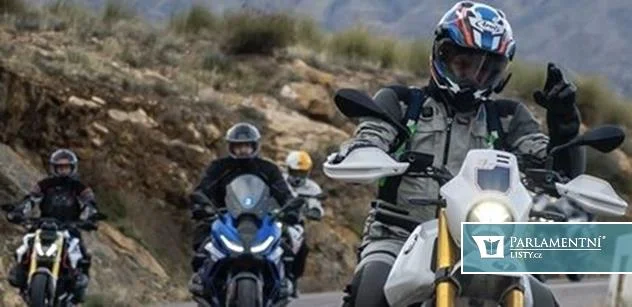 Telefon přes Koláře, poté společná dovolená. Spekulace kolem Pavla sílí