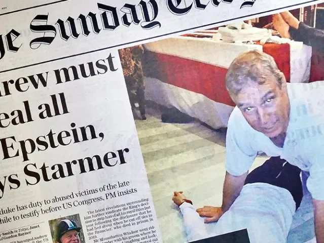 Epstein jako politická zbraň. Spustil paniku mezi demokraty i republikány