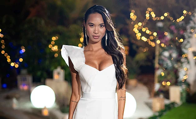 Je rozhodnuto. Získala srdce Bachelora modelka Sarah nebo manažerka Stella?