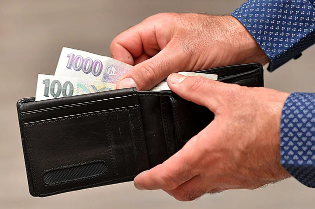 Ředitelé ČT a ČRo vyzývají ministra Klempíře k debatě o rušení poplatků