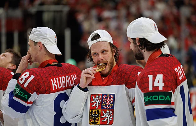 Čeští hokejisté jako kmeti? Letošní olympijský tým je výrazně starší než zlatá parta z Nagana