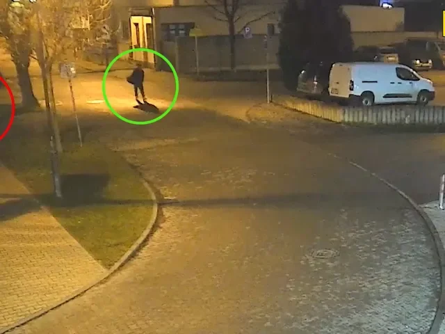 VIDEO: Muž v Horních Počernicích dostal na ulici půllitrem do hlavy, útočníkovi hrozí 10 let