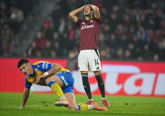 Birmančevič jako Ronaldo, na tiskovce odstranil colu. A jak se čtete? ptali se ho