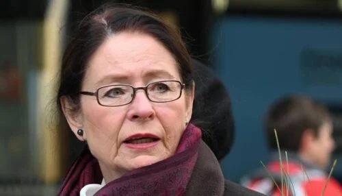 Němcová se vysmála Okamurovi kvůli policejní hlídce u domu a jeho chvástání o šetření