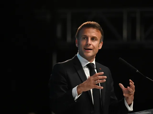 Babiš poletí do Paříže. Macron s ním bude mluvit o podpoře Ukrajiny i výdajích na obranu