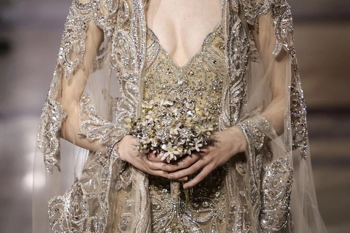 Tohle jsou ty nejkrásnější svatební haute couture šaty z pařížského týdne módy. Vévodí vintage romantika