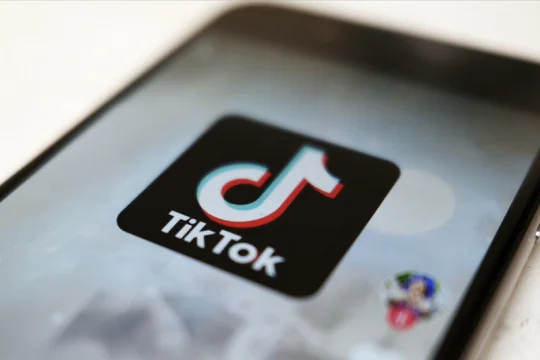 EK shledala TikTok návykovým designem v rozporu s nařízením DSA