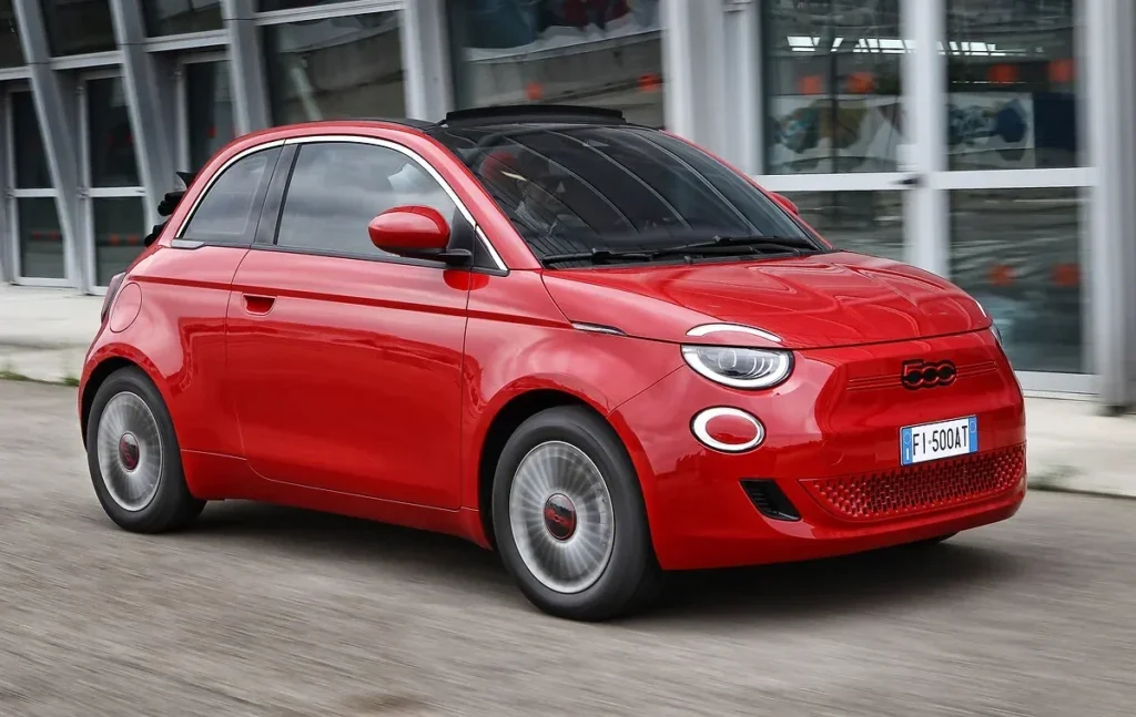 Kvůli elektromobilům škrtá Stellantis miliardy. Ztráty hlásí i další automobilky