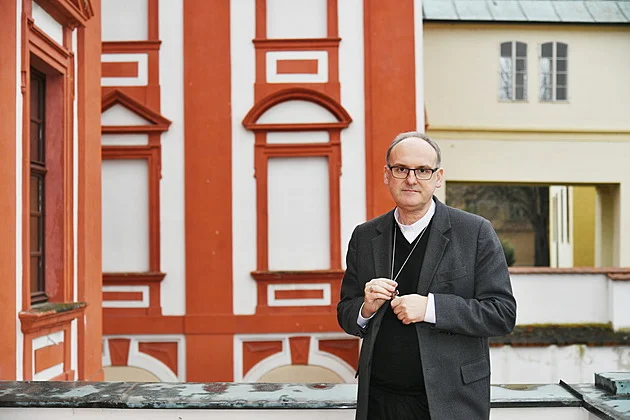 Už jsem si koupil lítačku, třeba se dám v metru do řeči, říká nový pražský arcibiskup
