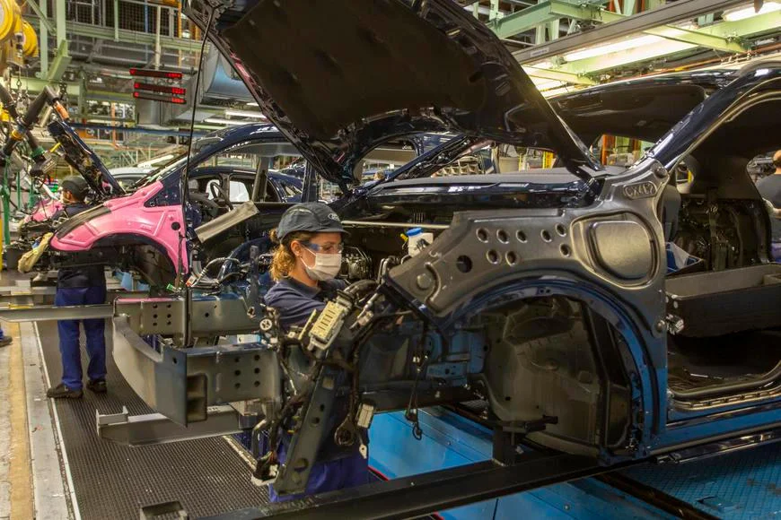 Nedávno před tím varoval, teď se chce spojit. Ford bude vyrábět auta pro Číňany