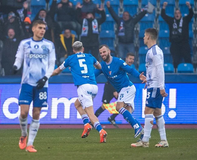 Důležitá výhra Baníku nad Sigmou, opět se trefil Gning. Bodovalo i Slovácko