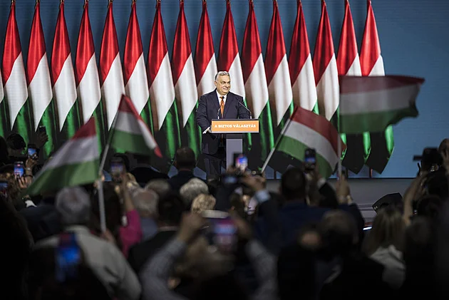 Zdaníme bohaté, zavedeme euro a utneme závislost na Rusku, slibuje Orbánův sok