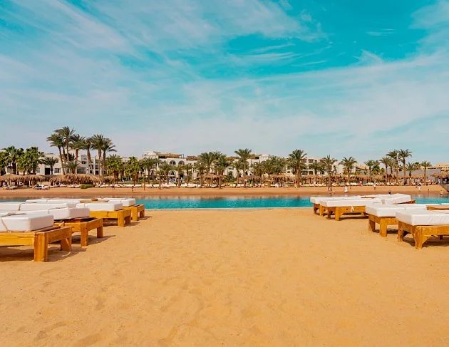 Češi ve velkém nakupují first minute zájezdy. Rychle jich ubývá, hitem je Egypt