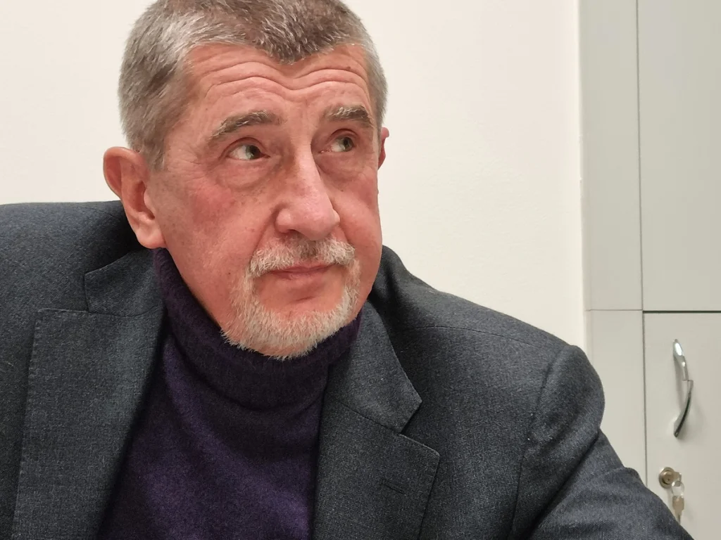 Babišova otočka o 180 stupňů. Elita české vědy reaguje na výroky o „ne tak skvělých“ vakcínách