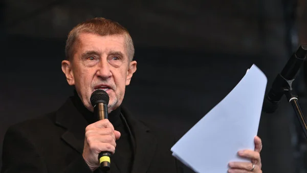 Babiš je pro zákaz používání sociálních sítí u dětí po vzoru Francie. Ta je od září plánuje povolit až od 15 let