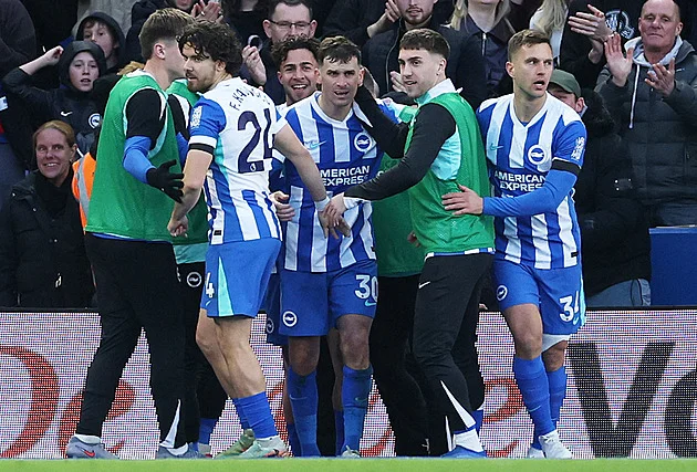 ONLINE: Crystal Palace hraje na Brightonu, večer šlágr Liverpoolu se City