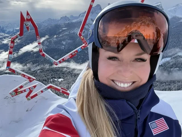 VIDEO: Drsný pád Vonnové. Křičela bolestí, ze svahu ji vezl vrtulník