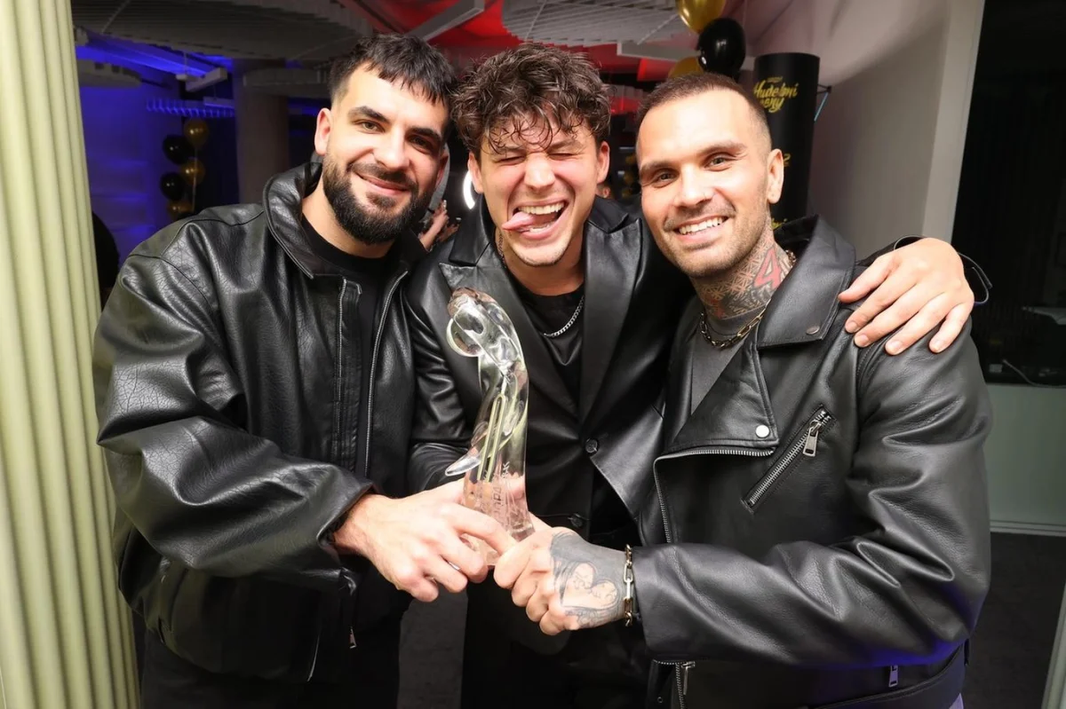 „Začíná vojna, pánové!“ Sebastian po vítězství v kategorii Kapela roku na cenách Evropy 2 krotil kolegy!