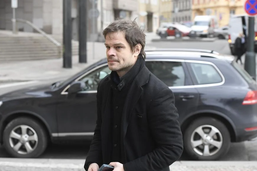 Kraus opravuje tvrzení o rodičích i soudkyni a slibuje vlastní verzi celé kauzy s Enevovou